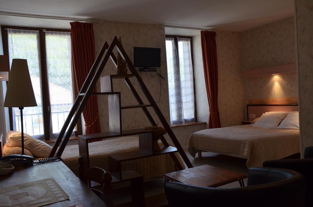 Logis Auberge De L'Allagnonette Saint-Poncy Buitenkant foto
