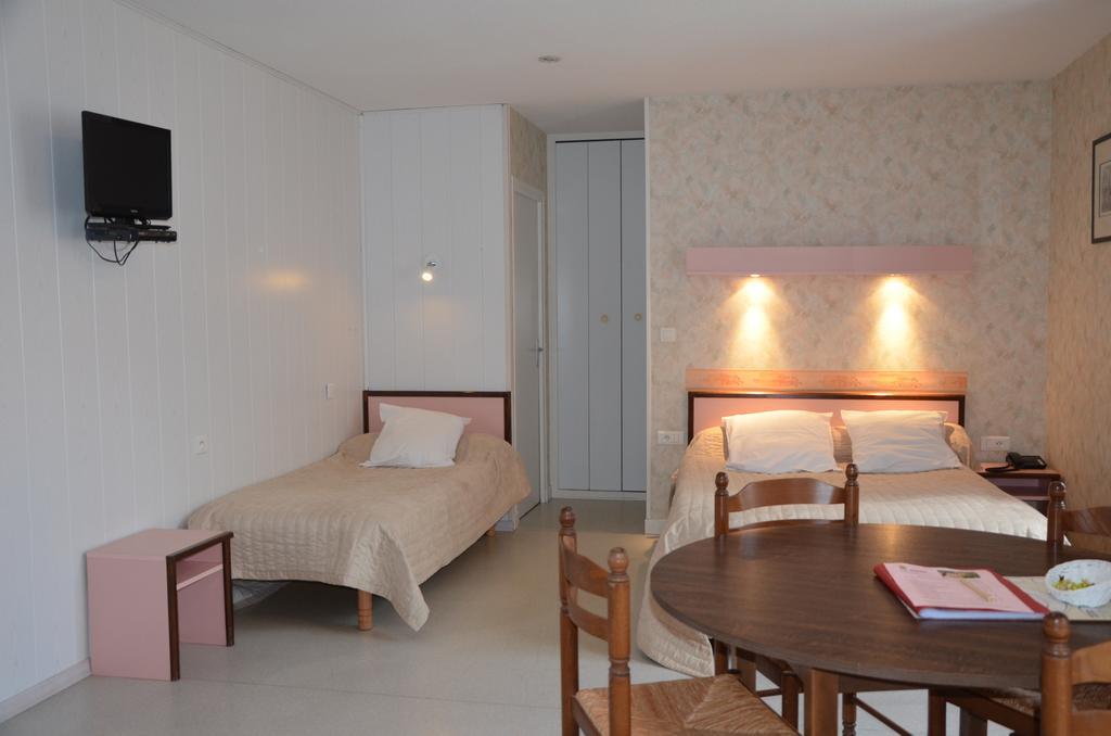 Logis Auberge De L'Allagnonette Saint-Poncy Buitenkant foto