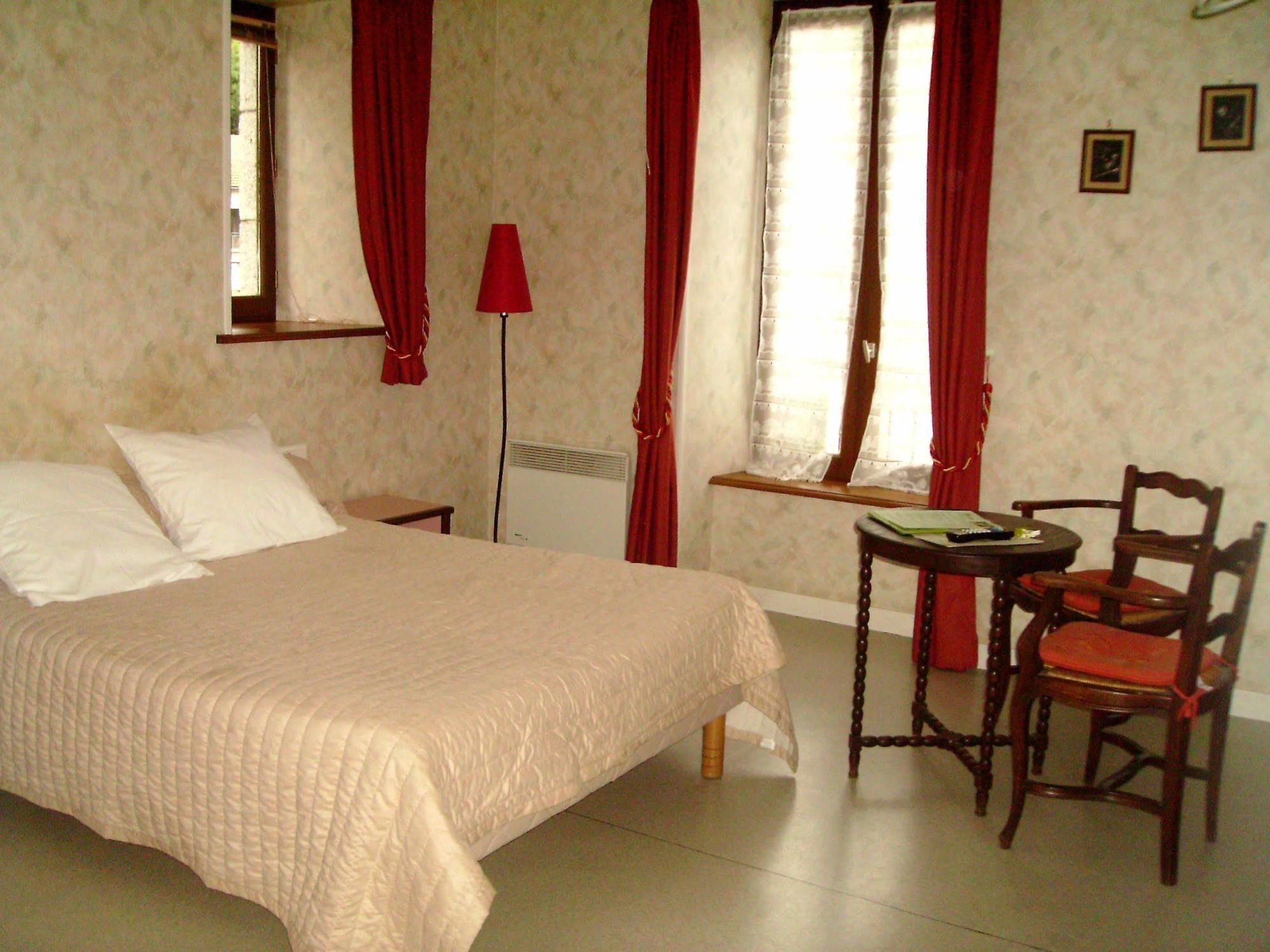 Logis Auberge De L'Allagnonette Saint-Poncy Buitenkant foto