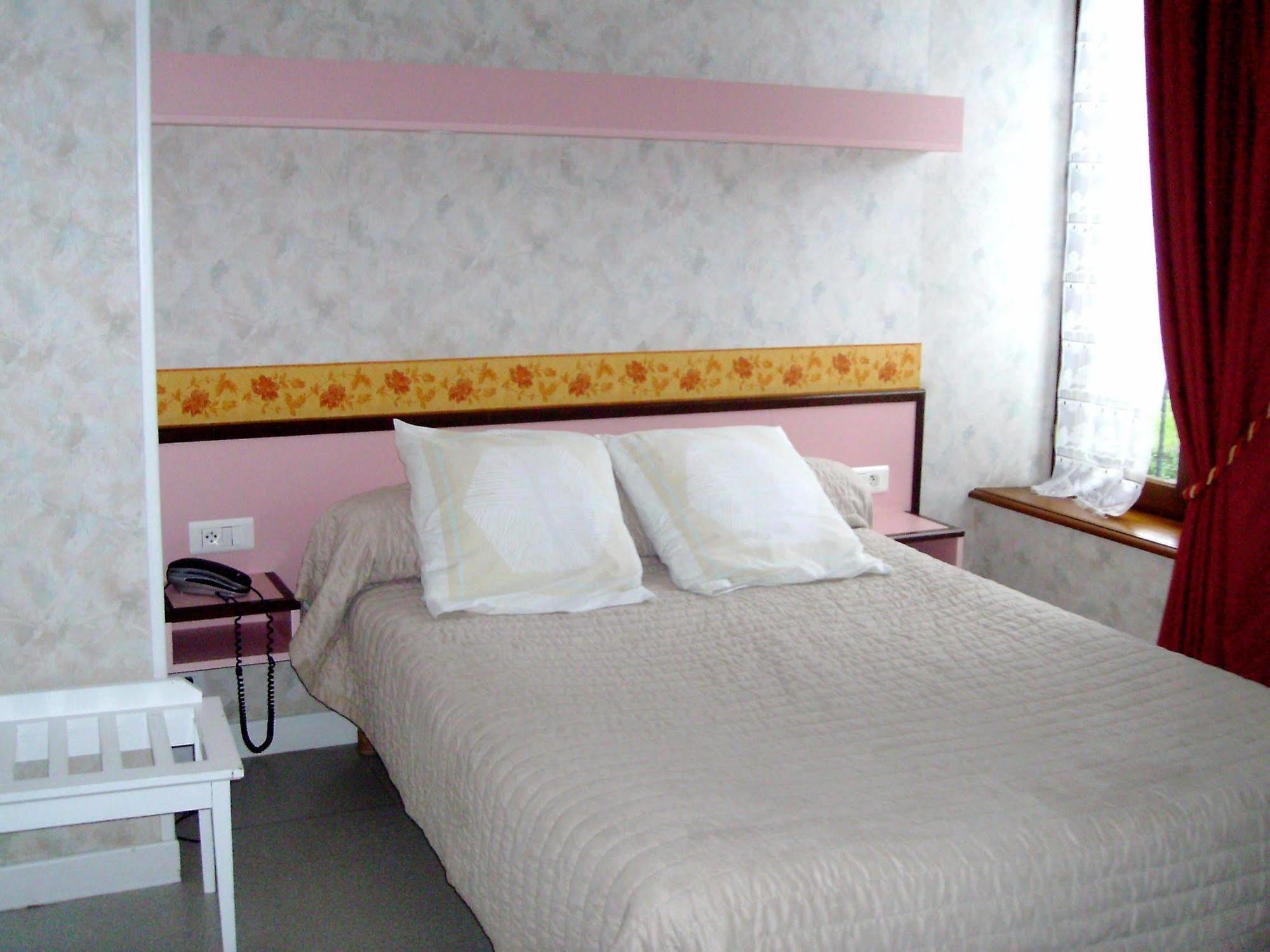 Logis Auberge De L'Allagnonette Saint-Poncy Buitenkant foto